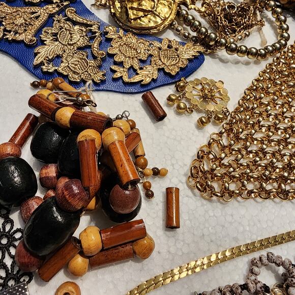 Vintage - Modern Jewelry Lot 2.5+ Lb Wear Repair Craft Upcycle AS IS Mixed Style - Picture 10 of 16